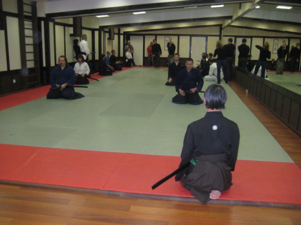 Мастер-класс по Иайдо Мусо Синден рю под руководством японских мастеров уровня Менкё Кайден (уровень передачи традиций, наивысший): Тэцуя Фукусима и Гио Оути, 2009